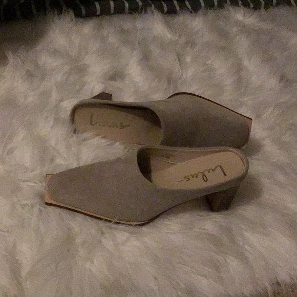 ✨NIB✨Lulu’s Ivory Suede Square Toe Mules - Picture 10 of 11